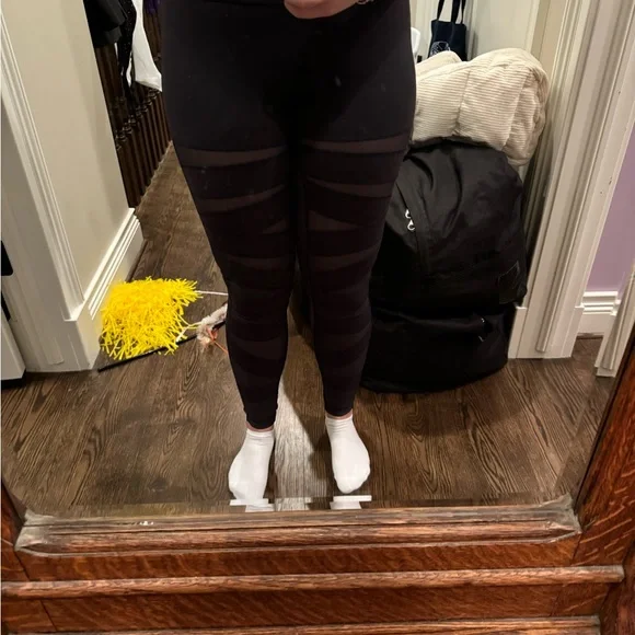 Mesh Lululemon Leggings - Picture 8 of 9